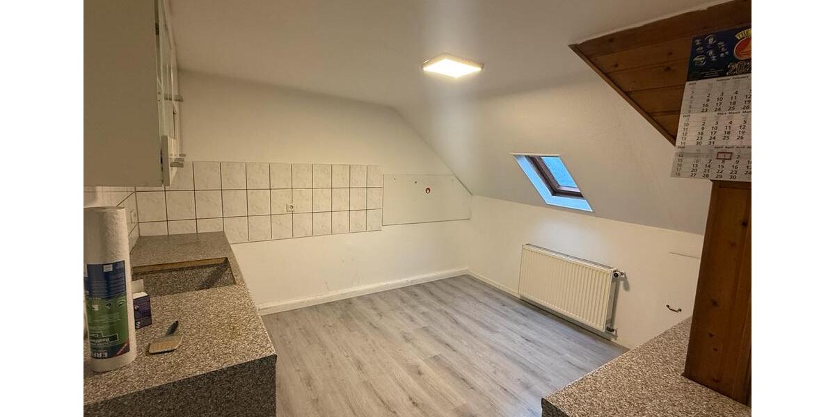 Dachgeschoßwohnung Duisburg Rheinhausen - 2.5 Zimmer, 60 m&sup2;, 600&euro; | Angebot:26460786