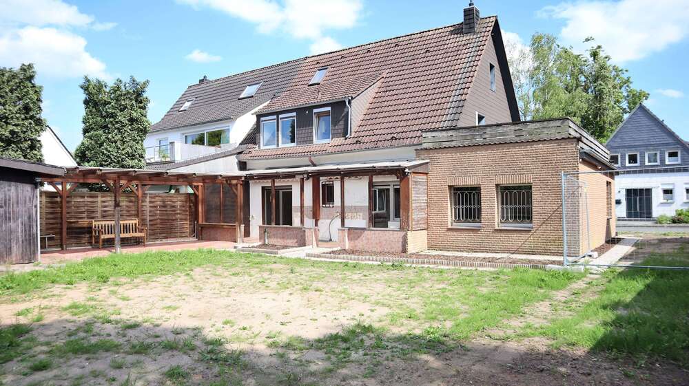 Haus zum Kaufen in Düsseldorf 790.000 € 201 m² 8 zimmer