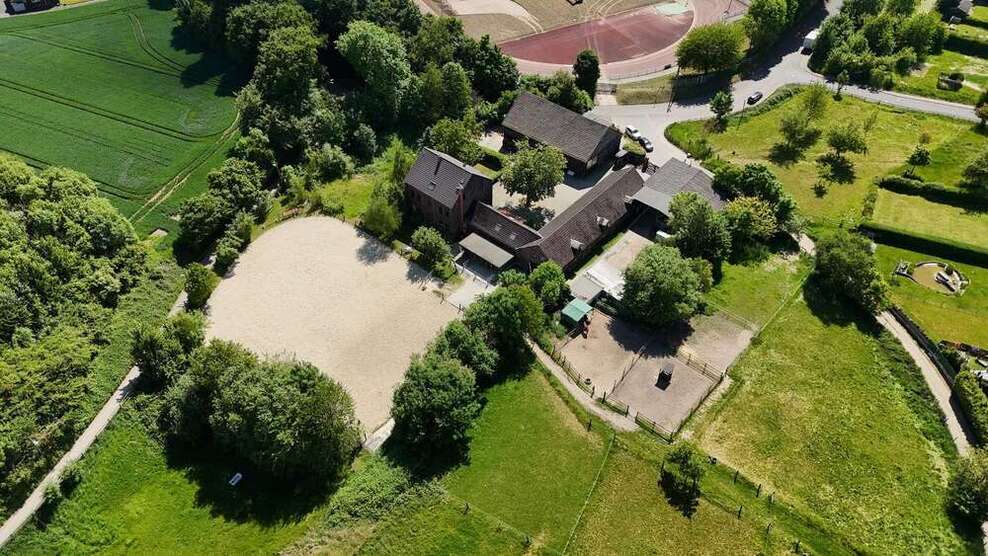 Haus zum Kaufen in Essen 1.090.000 € 290 m²