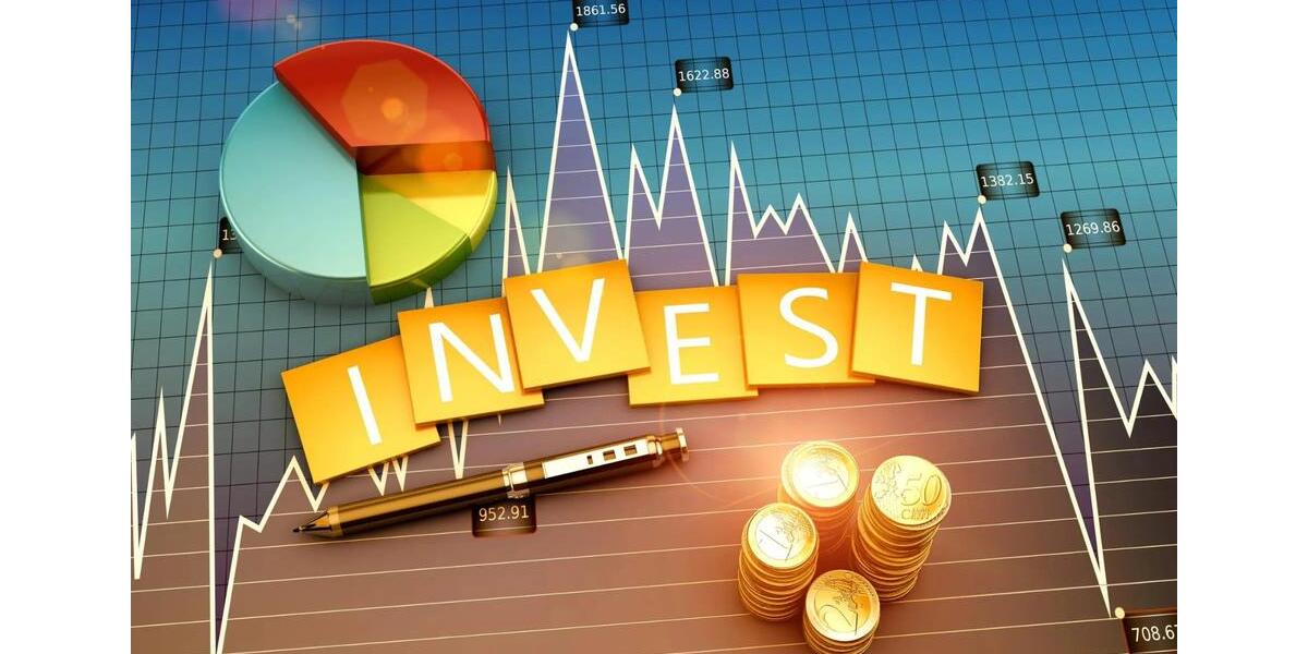 Großzügige 3-Zimmer-ETW – Dachgeschoss – Sanierungsobjekt für Inv 4 zimmer