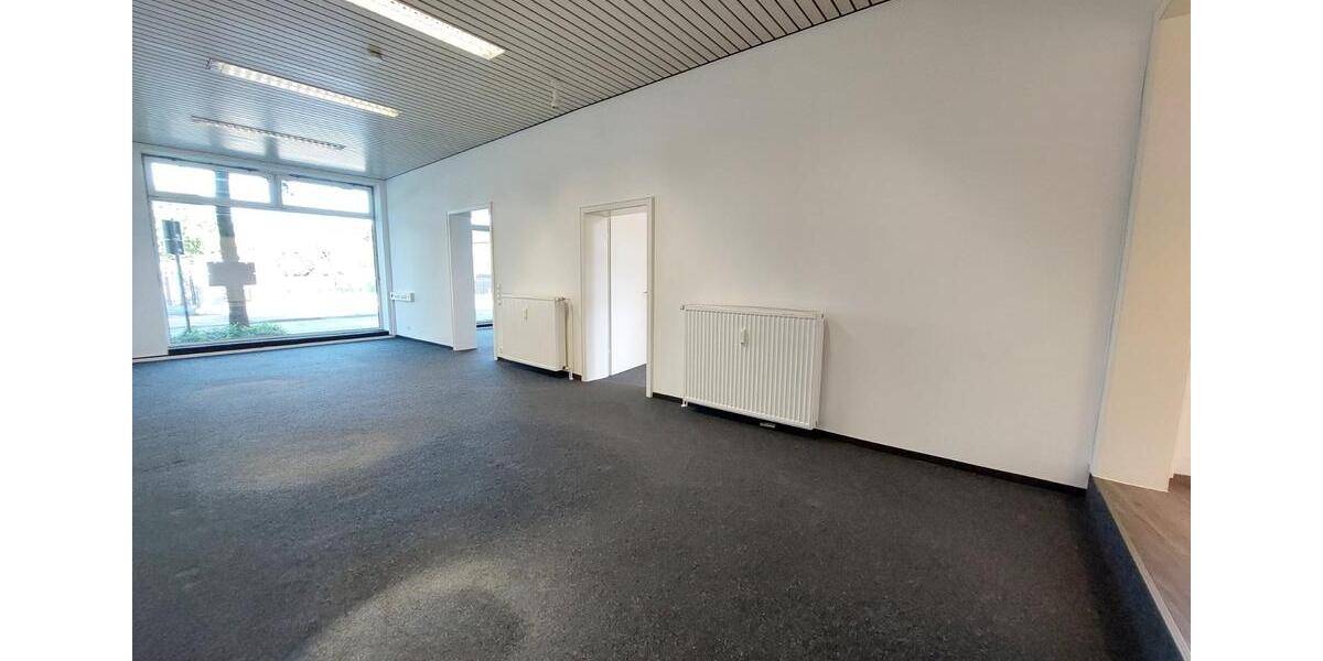 Attraktive Bürofläche mit optimaler Sichtbarkeit in zentraler Lage zimmer