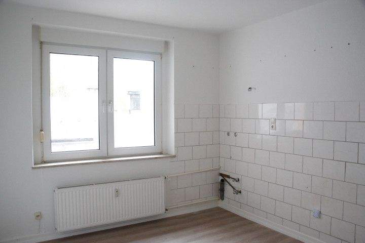 Großzügige Etagenwohnung im Südbezirk 4 zimmer