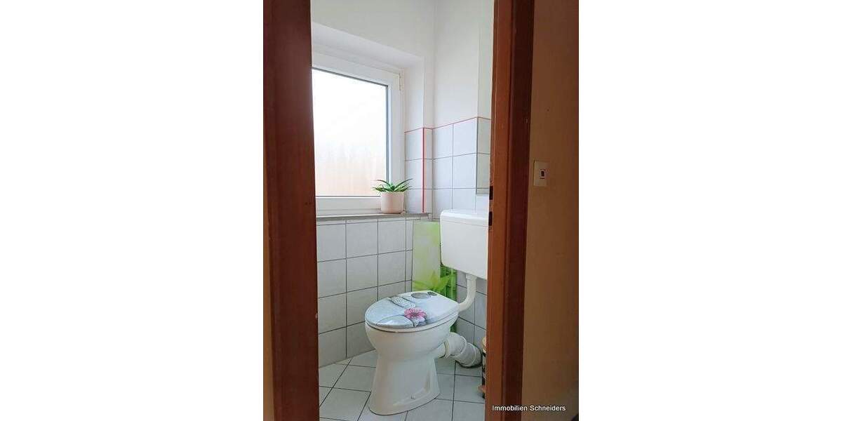 MG-Giesenkirchen - Teilmöblierte, gemütliche 2-Zimmer-DG-Wohnung für eine Einzelperson ab Mitte Februar zu mieten !! 2 zimmer