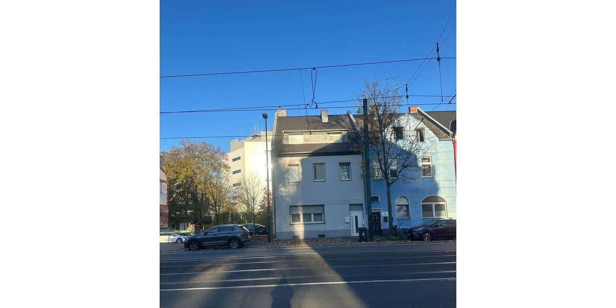 Haus zum Kaufen in Düsseldorf 775.000 € 173 m² 10 zimmer