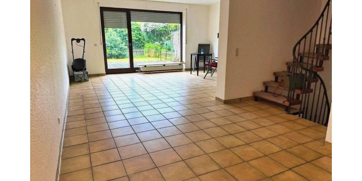 Reihenmittelhaus Krefeld Kempener Feld/Baakeshof - 6 Zimmer, 135 m&sup2;, 360.000&euro; | Angebot:26779006