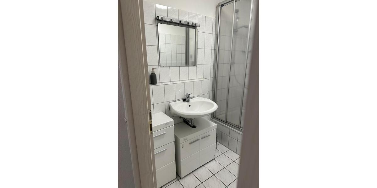 Dachgeschoßwohnung Leverkusen Schlebusch - 2 Zimmer, 34 m&sup2;, 850&euro; | Angebot:26090589