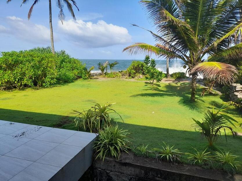 Strandvilla mit direktem Meerzugang in Sri Lanka nähe Colombo