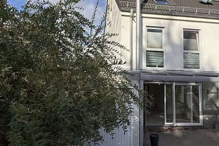 Haus zum Mieten in Hilden 2.100 € 122 m² 5 zimmer