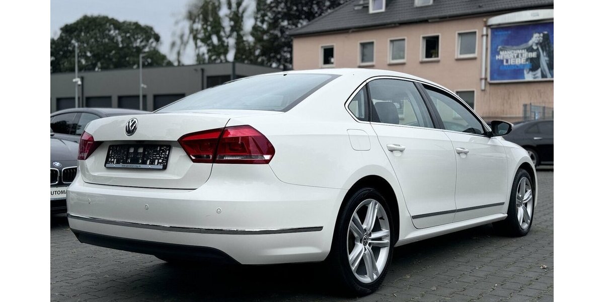 VW Passat 2,0 TDI Highline / Leder / SHD / Keyless 228.000 km 8.900 &euro; Mönchengladbach 41066
