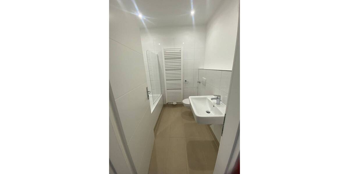 Etagenwohnung Düsseldorf Friedrichstadt - 3 Zimmer, 92 m&sup2;, 1.490&euro; | Angebot:26449538
