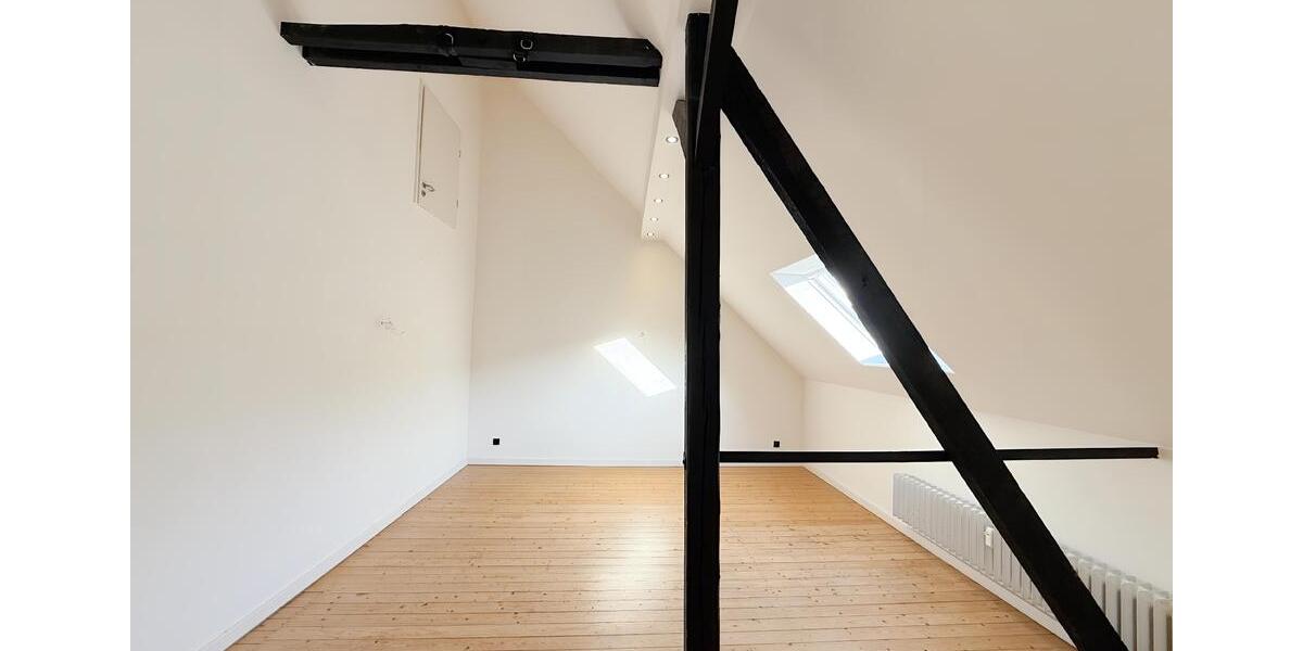 GROßZÜGIGE MASIONETTEWOHNUNG MIT 139M² IM ZENTRUM ZU MIETEN! 3.5 zimmer