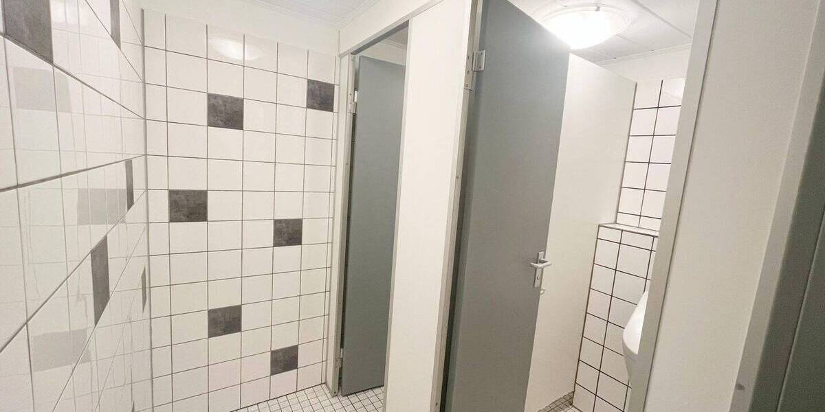 Zentral gelegen und ab März 2026 zur freien Verfügung! 6 zimmer