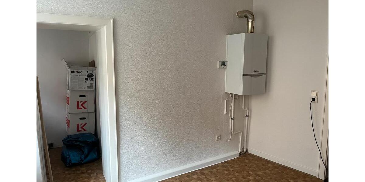 Zunächst Bewerberstopp! Biete helle 1 ZKB möbliert 1 zimmer