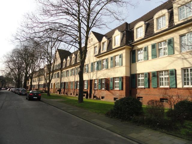 3-Zimmer-Wohnung im Dachgeschoss in Sanierungsphase 3 zimmer