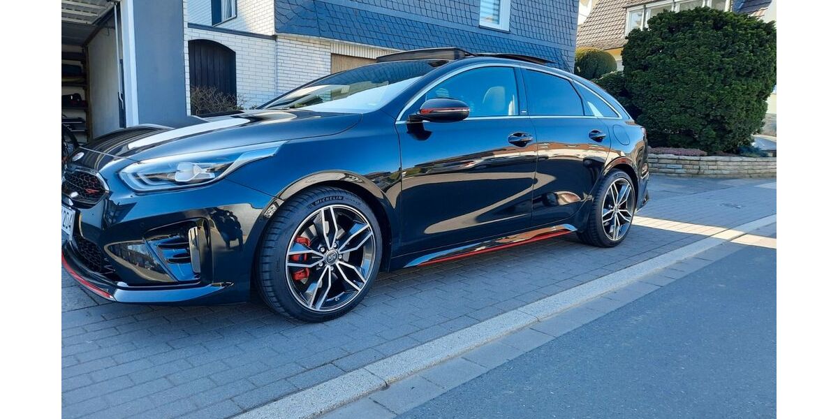 Kia pro ceed / ProCeed 69.900 km 22.100 &euro; Velbert 42549