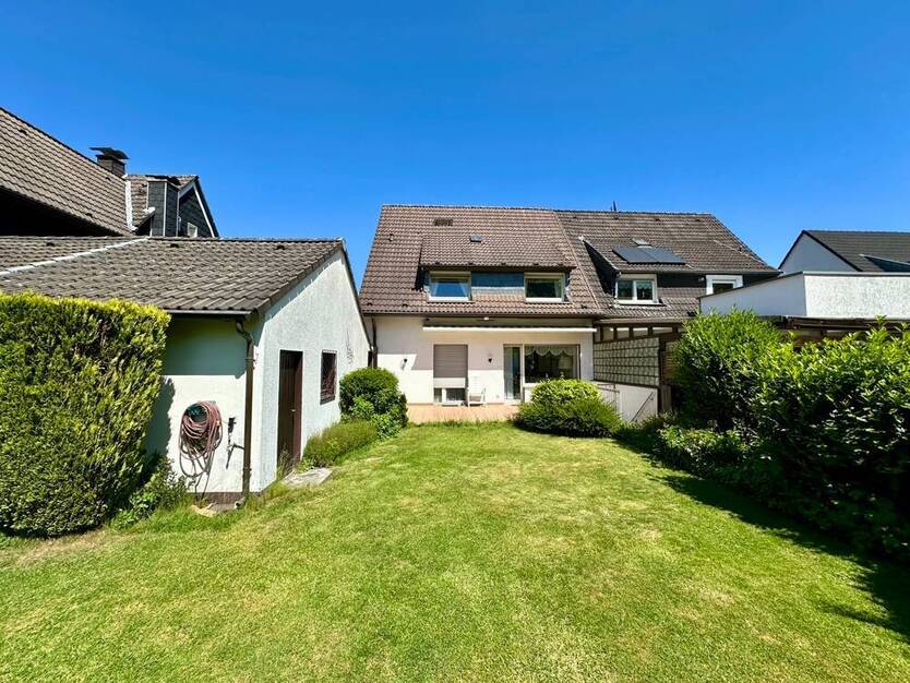 Zweifamilienhaus auf großem Erbpachtgrundstück in Essen-Überruhr sucht neue Eigentümer!