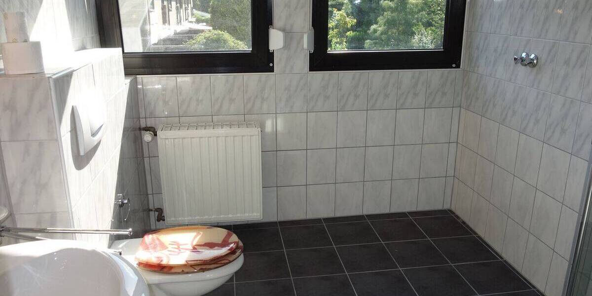 Mehrfamilienhaus, Wohnhaus Düsseldorf Hubbelrath - 7 Zimmer, 237 m&sup2;, 870.000&euro; | Angebot:26417364