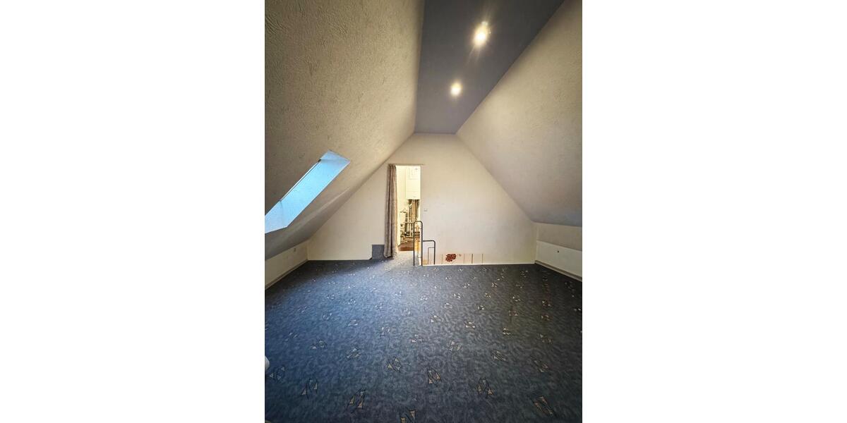 Gepflegtes Familienhaus mit Garten und PV-Anlage in Neuss 6 zimmer