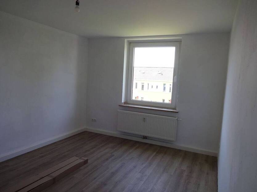 Tolle Dachgeschoßwohnung ab dem 01.11.2025 wartet auf Sie