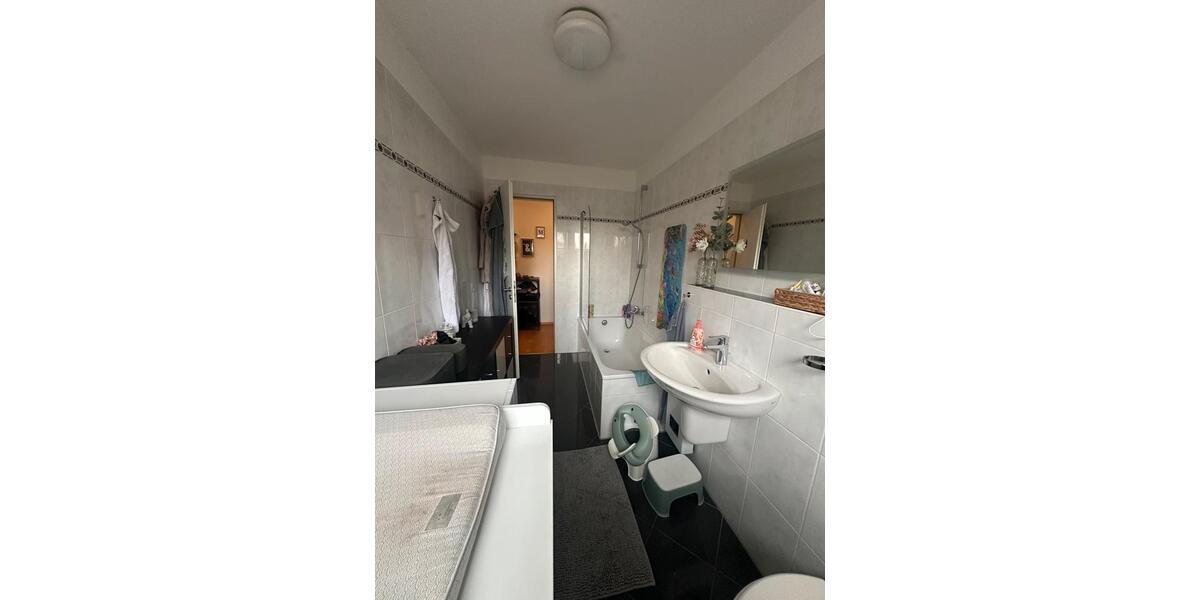 Etagenwohnung Neuss Gnadental - 2 Zimmer, 67 m&sup2;, 1.174&euro; | Angebot:25262504