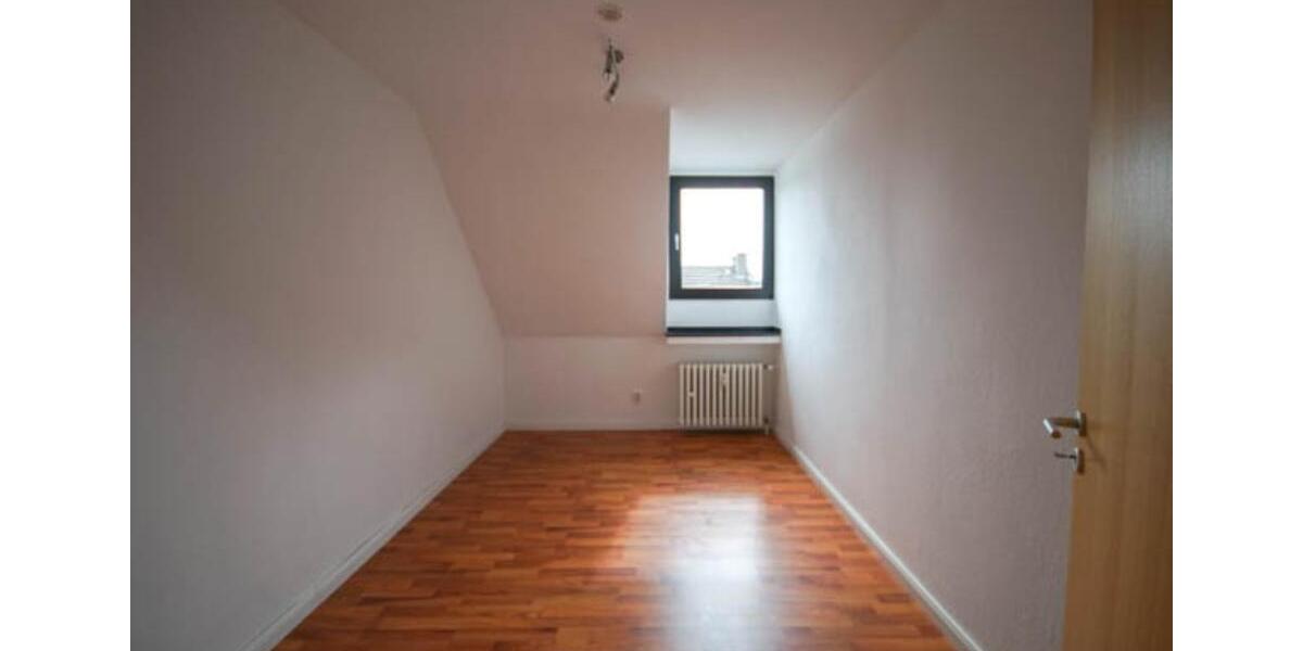 Dachgeschoßwohnung Oberhausen Alt-Oberhausen - 3.5 Zimmer, 66 m&sup2;, 470&euro; | Angebot:25648658