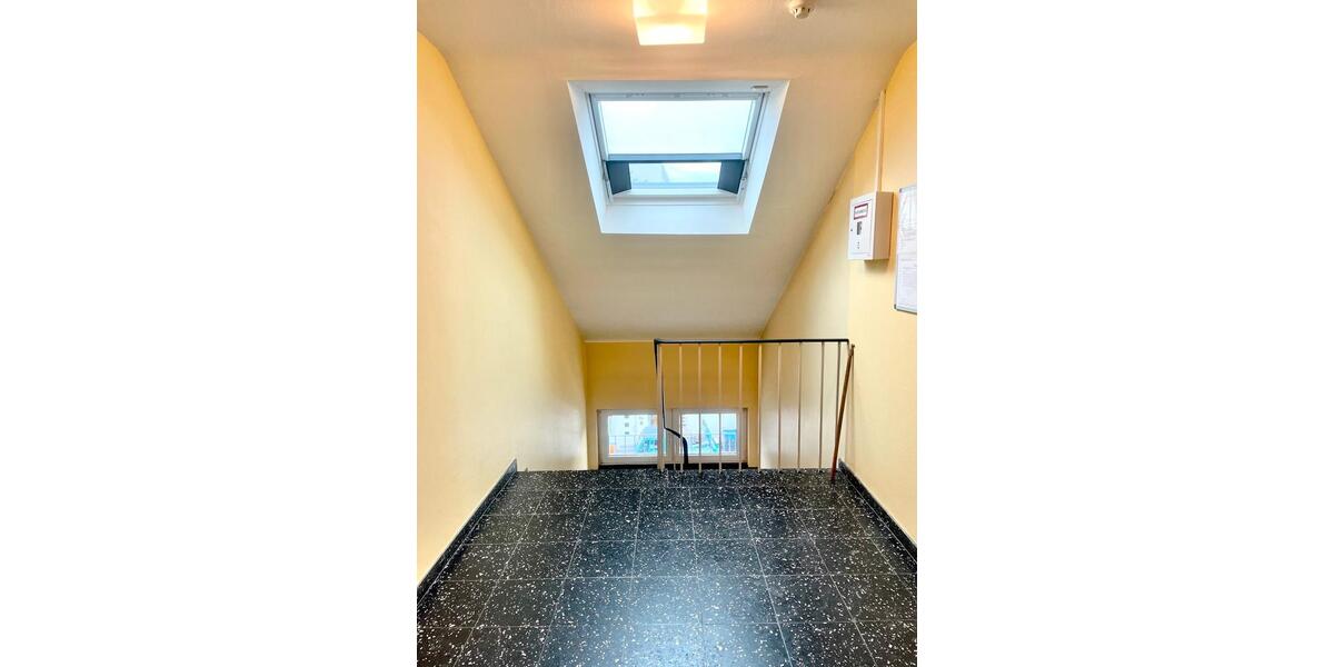 Dachgeschoßwohnung Düsseldorf Stadtbezirk 9 - 1 Zimmer, 33 m&sup2;, 460&euro; | Angebot:26153548