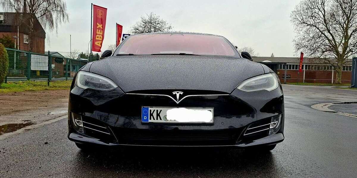 Tesla Model S 152.000 km 22.300 &euro; Tönisvorst 47918