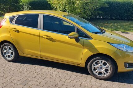 Ford Fiesta 49.000 km 5.800 &euro; Krefeld 47803