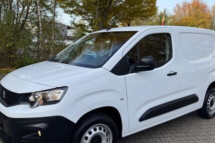 Peugeot Partner 81.000 km 11.400 € Mülheim an der Ruhr 45472