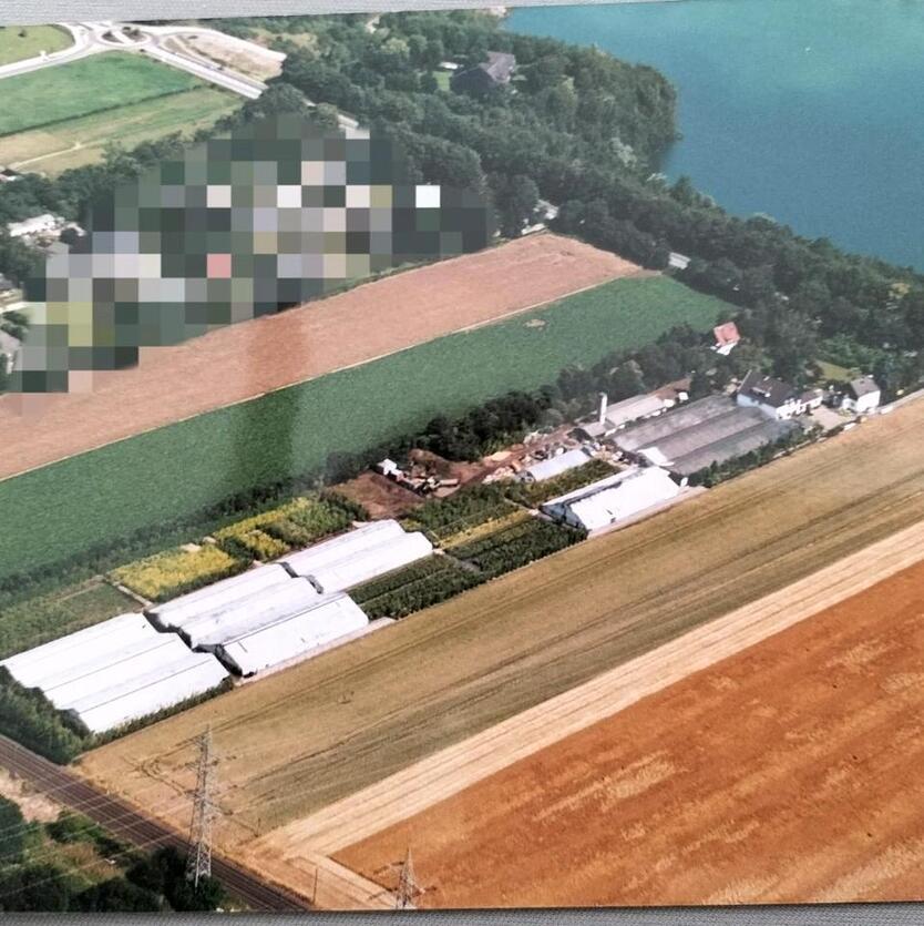 Mehrfamilienhaus mit großem Grundstück