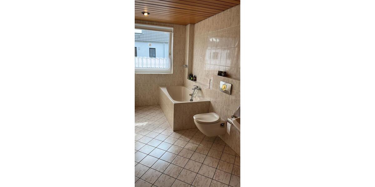 Reihenhaus Duisburg Mittelmeiderich - 6 Zimmer, 135 m&sup2;, 398.500&euro; | Angebot:27168555