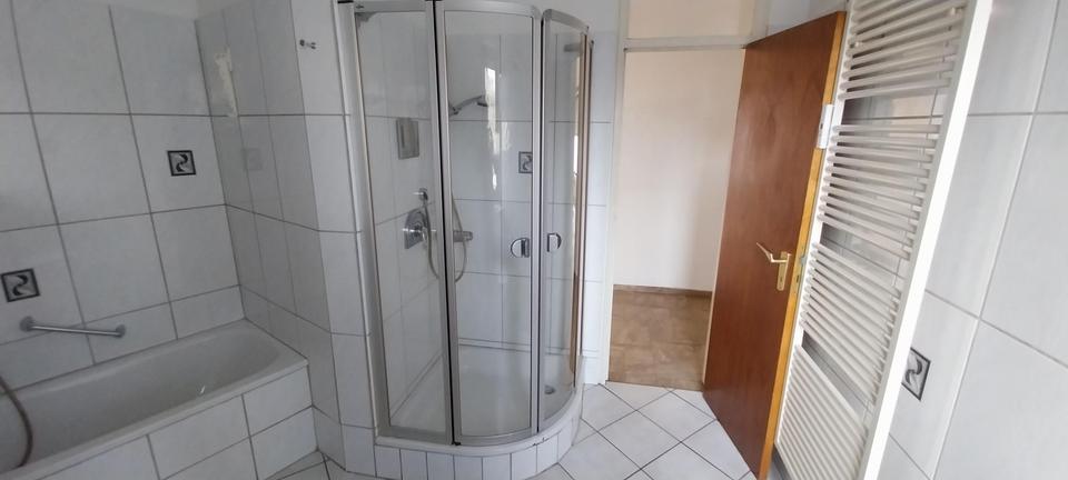 Etagenwohnung Leverkusen Schlebusch - 3 Zimmer, 100 m&sup2;, 950&euro; | Angebot:26287797