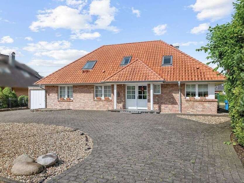 Haus zum Kaufen in Krefeld 999.000 € 233.84 m²
