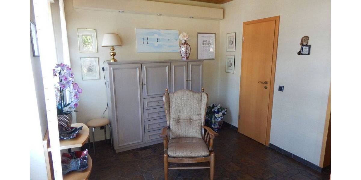 Reihenmittelhaus Düsseldorf Hellerhof - 6 Zimmer, 157 m&sup2;, 599.000&euro; | Angebot:26843922