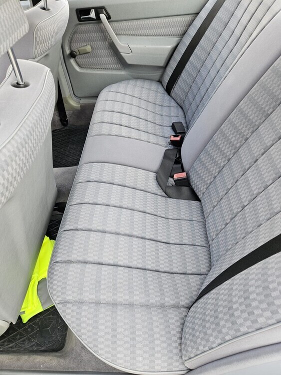 Mercedes-Benz 190E 86.500 km 10.500 € Bedburg 50181