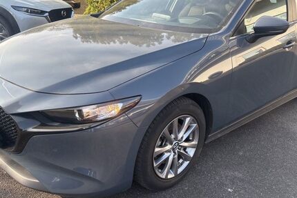 Mazda 3 42.596 km 17.820 &euro; Neuss 41464