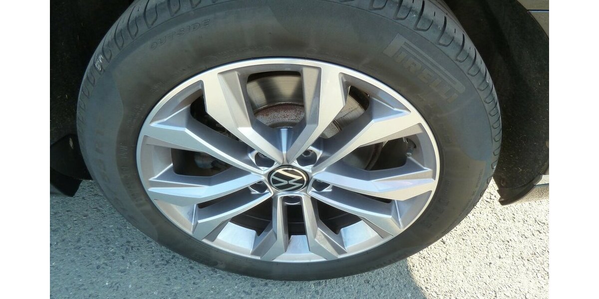 VW Passat Variant R-Line 2.0 TDI DSG Leder Navi LED 135.000 km 20.900 &euro; Ratingen 40885