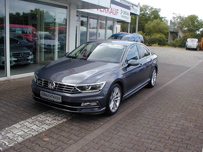 VW Passat 86.500 km 15.440 € Oberhausen 46117