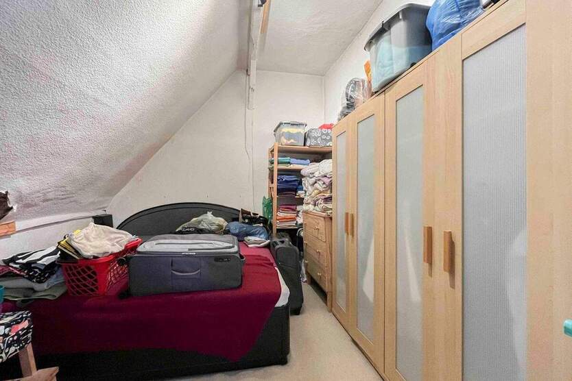 Für Macher und Kreative: Sanierungsbedürftiges Einfamilienhaus in Waldrandlage 2 zimmer