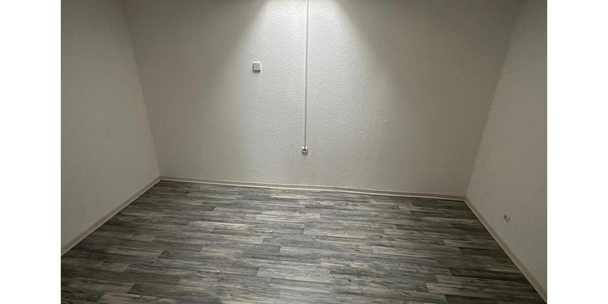 Dachgeschoßwohnung Duisburg Essenberg - 3 Zimmer, 82 m&sup2;, 500&euro; | Angebot:26428316