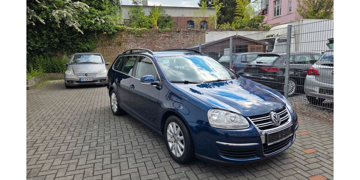 VW Golf 140.000 km 4.999 &euro; Solingen 42655