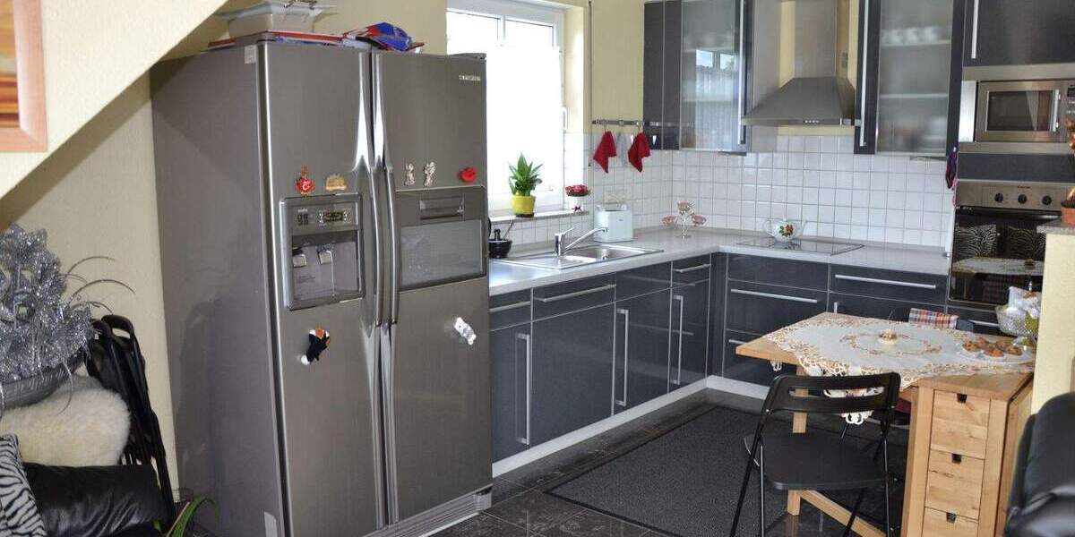 Etagenwohnung Düsseldorf Unterrath - 4 Zimmer, 99 m&sup2;, 1.450&euro; | Angebot:25111674
