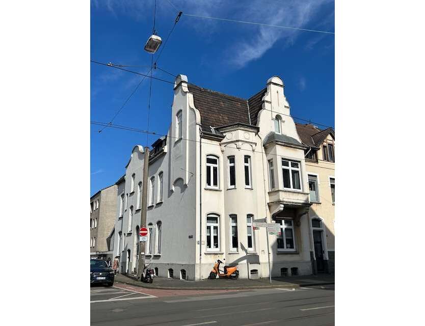 Haus zum Kaufen in Krefeld 698.000 € 372 m²