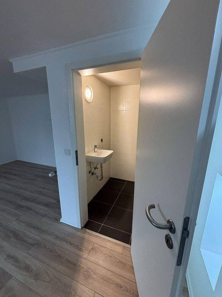 Aufgepasst charmantes 28m2 großes Flächenwunder im Souterrain - frisch renoviert!