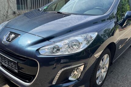 Peugeot 308 71.000 km 5.950 &euro; Mönchengladbach 41069