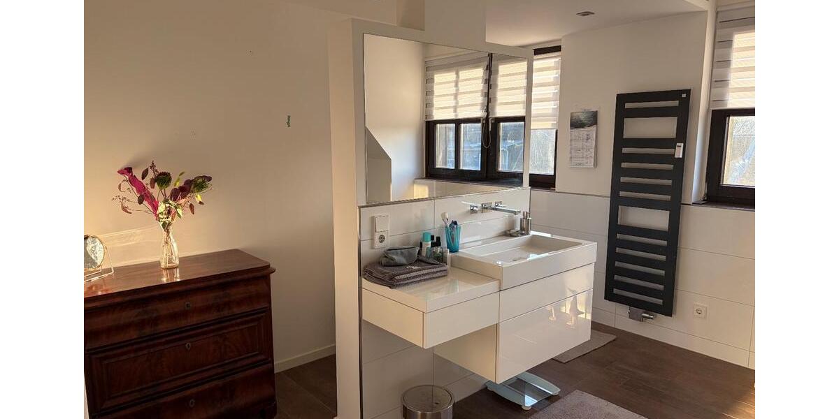 Dachgeschoßwohnung Düsseldorf Stadtbezirk 7 - 5 Zimmer, 139 m&sup2;, 680.000&euro; | Angebot:26423522