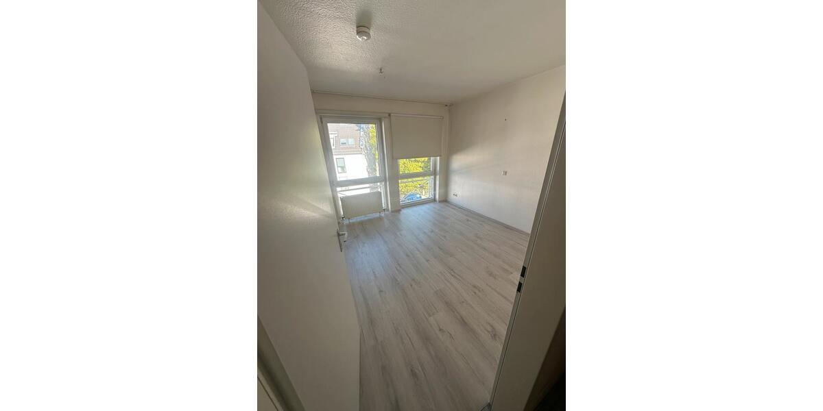 Etagenwohnung Solingen Aufderhöhe - 2 Zimmer, 72 m&sup2;, 920&euro; | Angebot:26397817