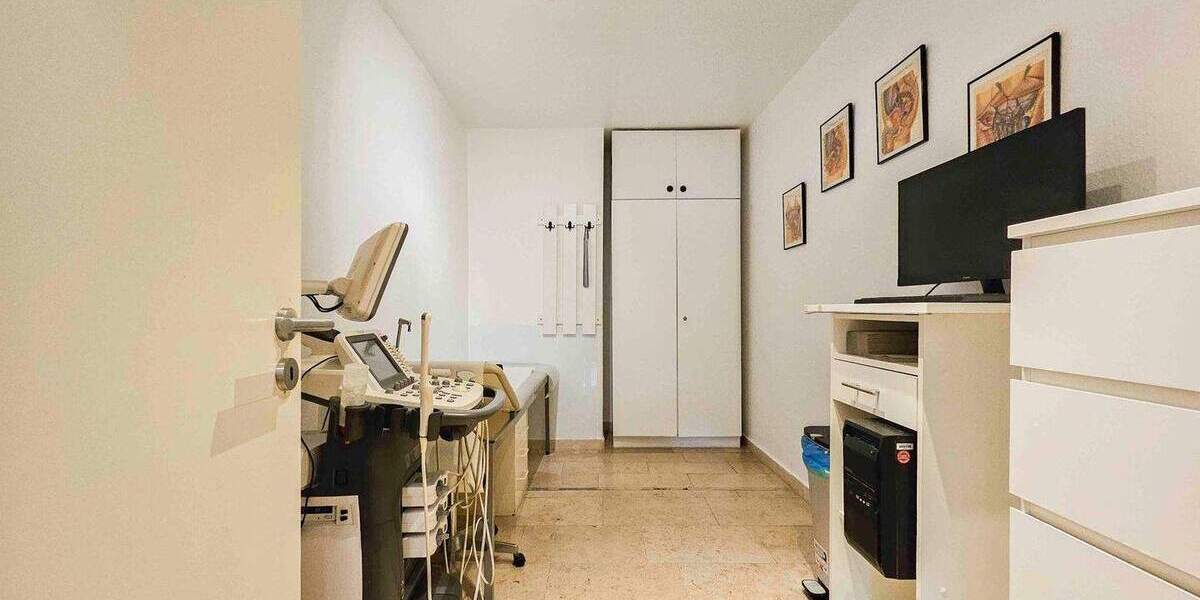 Investieren mit Sicherheit: Traditionspraxis in bester Lage von Leichlingen (Rheinland) zimmer