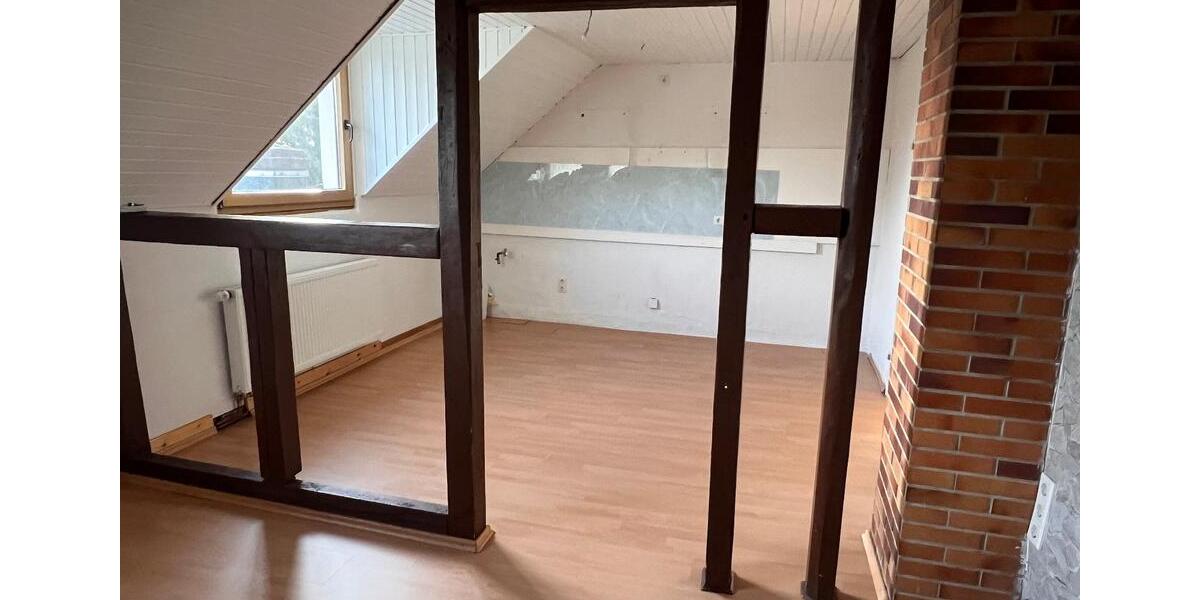 Dachgeschoßwohnung Solingen Wald - 3 Zimmer, 80 m&sup2;, 700&euro; | Angebot:25340771