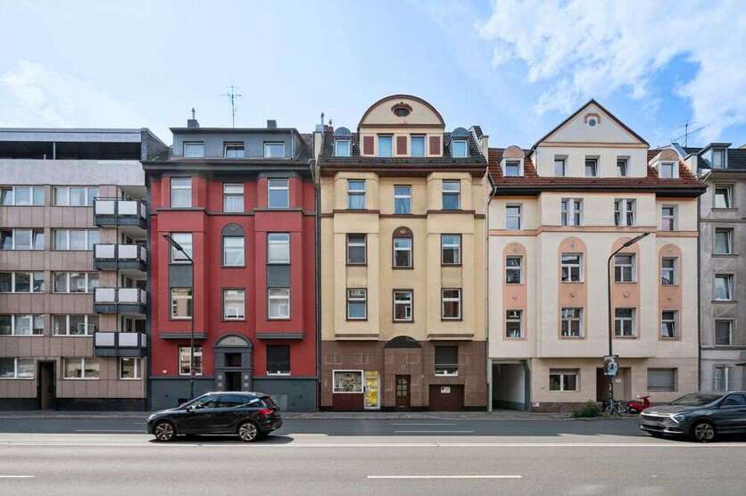 Haus zum Kaufen in Düsseldorf 1.750.000 € 600 m²